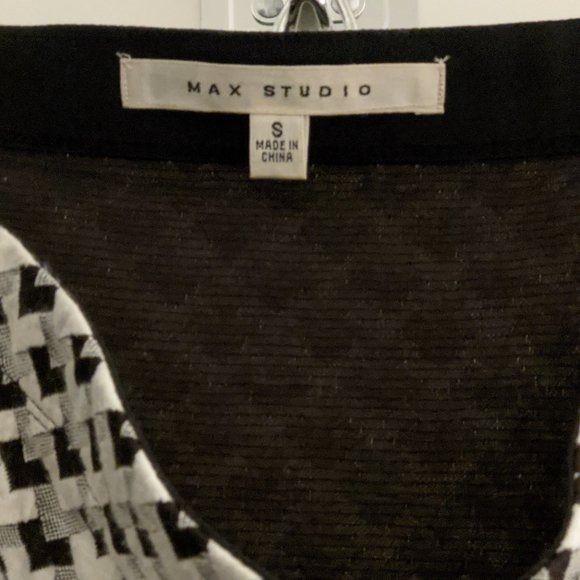 Max Studio knee length pencil skirt size S - Picture 3 of 4